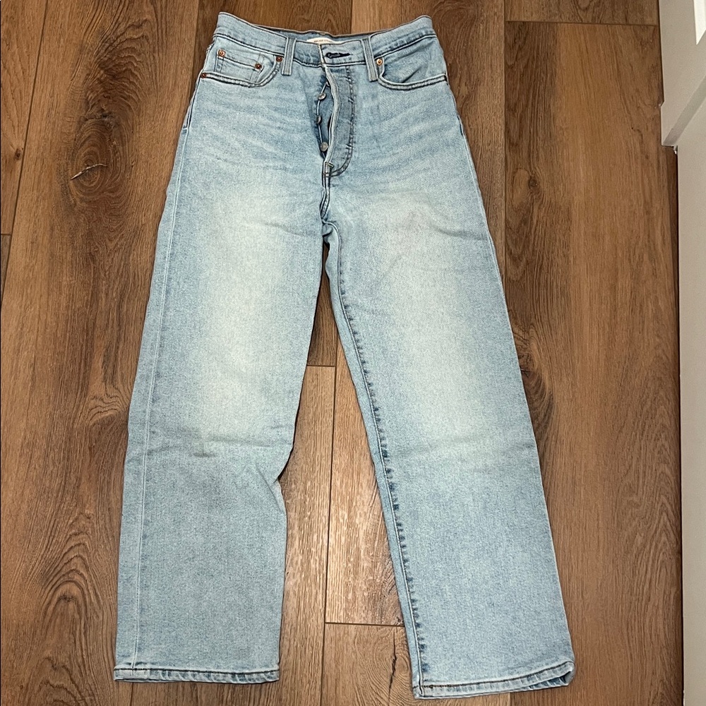 Levi’s Ribcage Straight Ankle Jeans